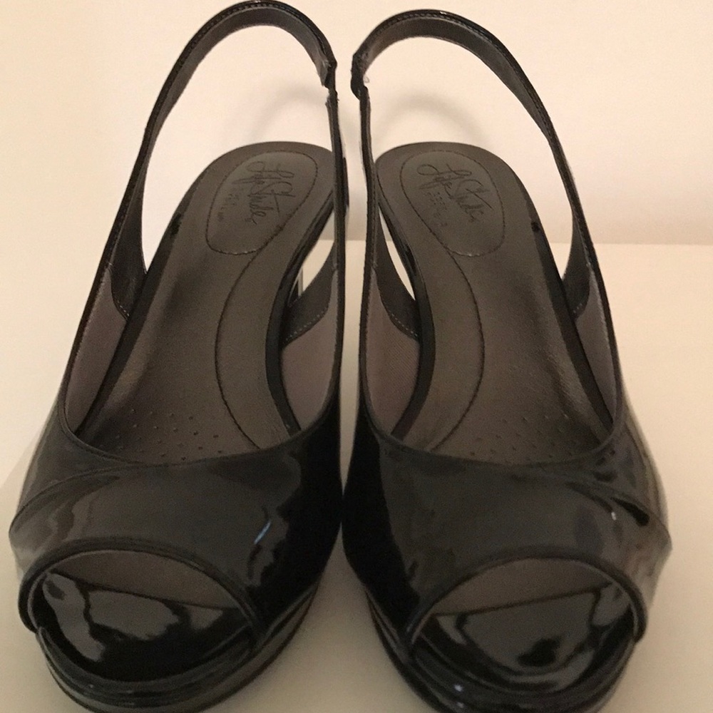 Lifestride Patent Leather peep toe heels